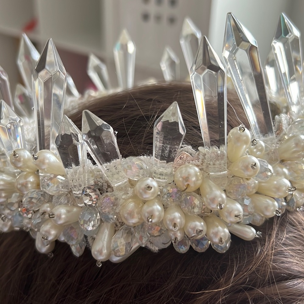 Crown / Princess/ Bride / Pearls and crystal crown 👑Brand New - Picture 9 of 15